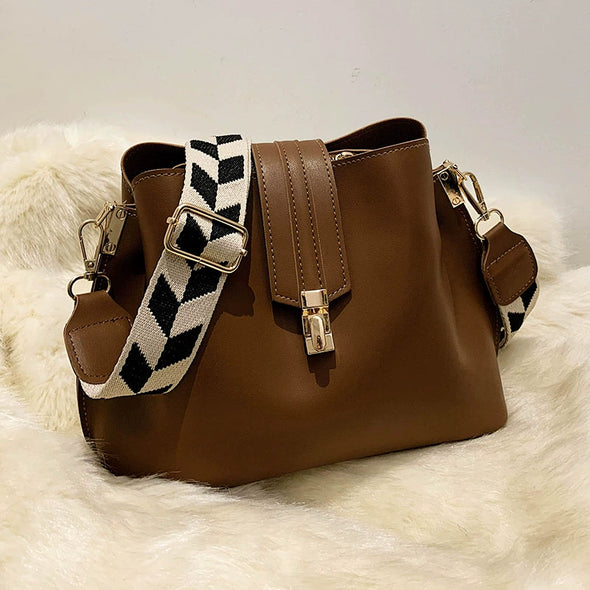 Retro Wide Strap Bucket Bag