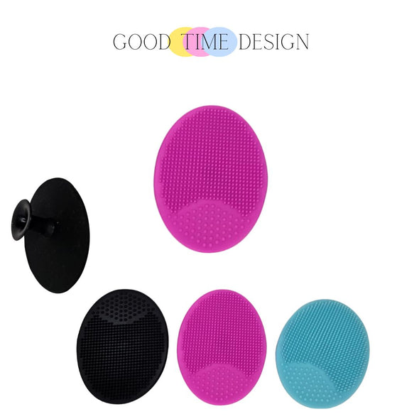 4 in 1 Cookie-shaped eye, lip and mini lipstick masks.